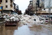 من الأبنية المنهارة بشكل كامل في حي الفردوس الشعبي في حلب